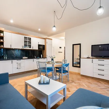 Old Town Eclectic Apartment For 6 People Варшава Екстер'єр фото