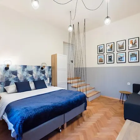 Old Town Eclectic Apartment For 6 People Варшава Екстер'єр фото