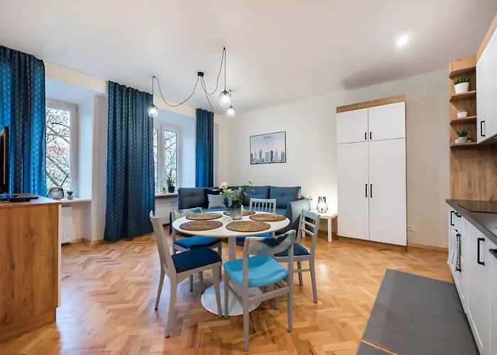 Old Town Eclectic Apartment For 6 People