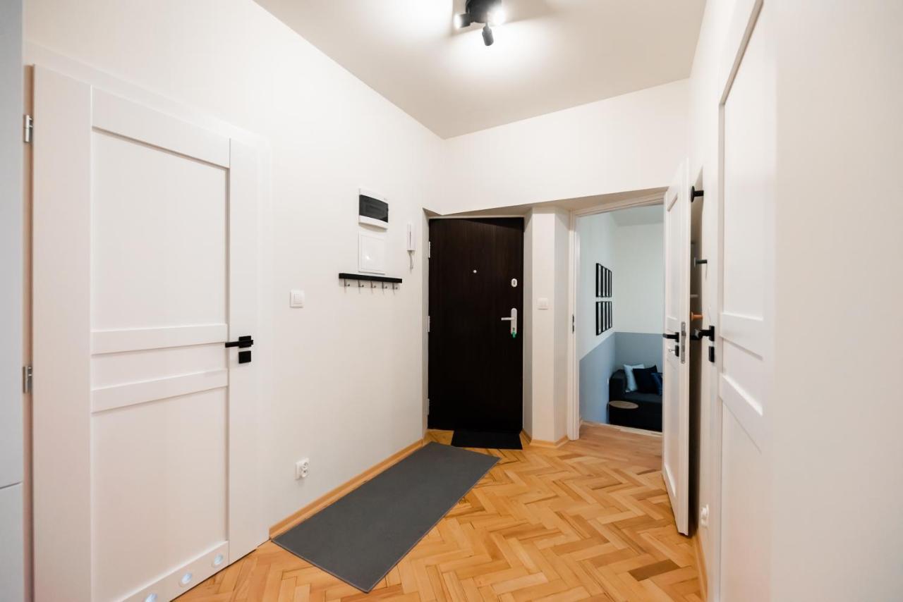 Апартаменти Old Town Eclectic For 6 People Варшава